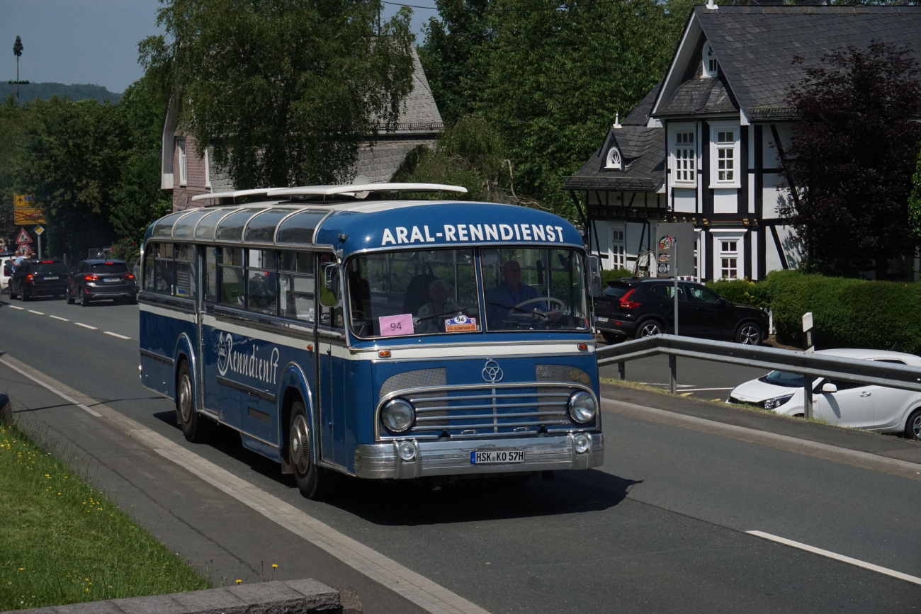 Meschede, Krupp O 10 F4 # HSK-KO 57H; Siegen — 130 Jahre erste Motor-Omnibus-Linie (Deuz-Netphen-Siegen)