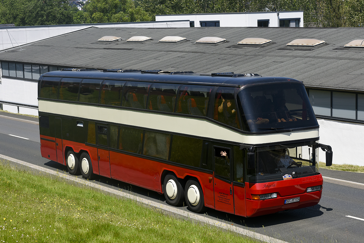 Aalen, Neoplan N128/4 Megaliner # DGF-RC 92H; Siegen — 130 Jahre erste Motor-Omnibus-Linie (Deuz-Netphen-Siegen)