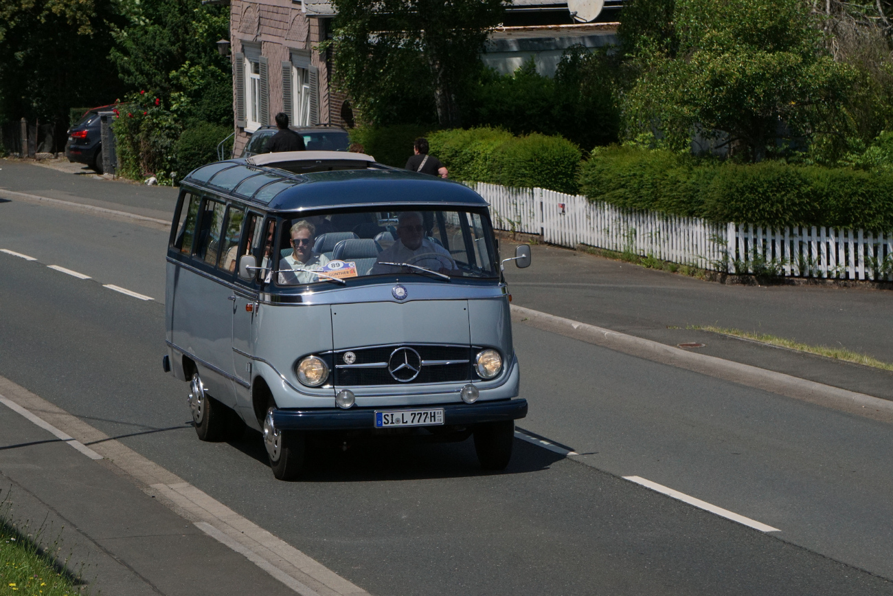 Siegen, Mercedes-Benz O319D # SI-L 777H; Siegen — 130 Jahre erste Motor-Omnibus-Linie (Deuz-Netphen-Siegen)