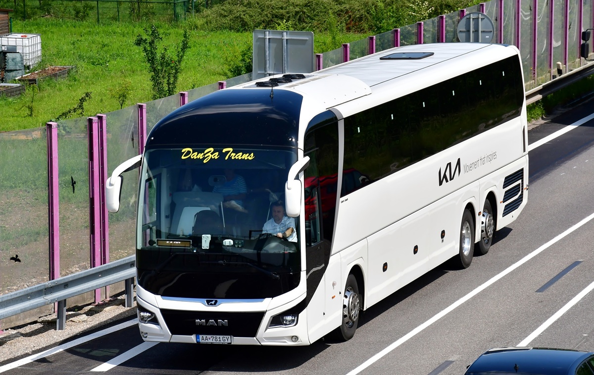 Čadca, MAN R08 Lion's Coach L # AA-781GY