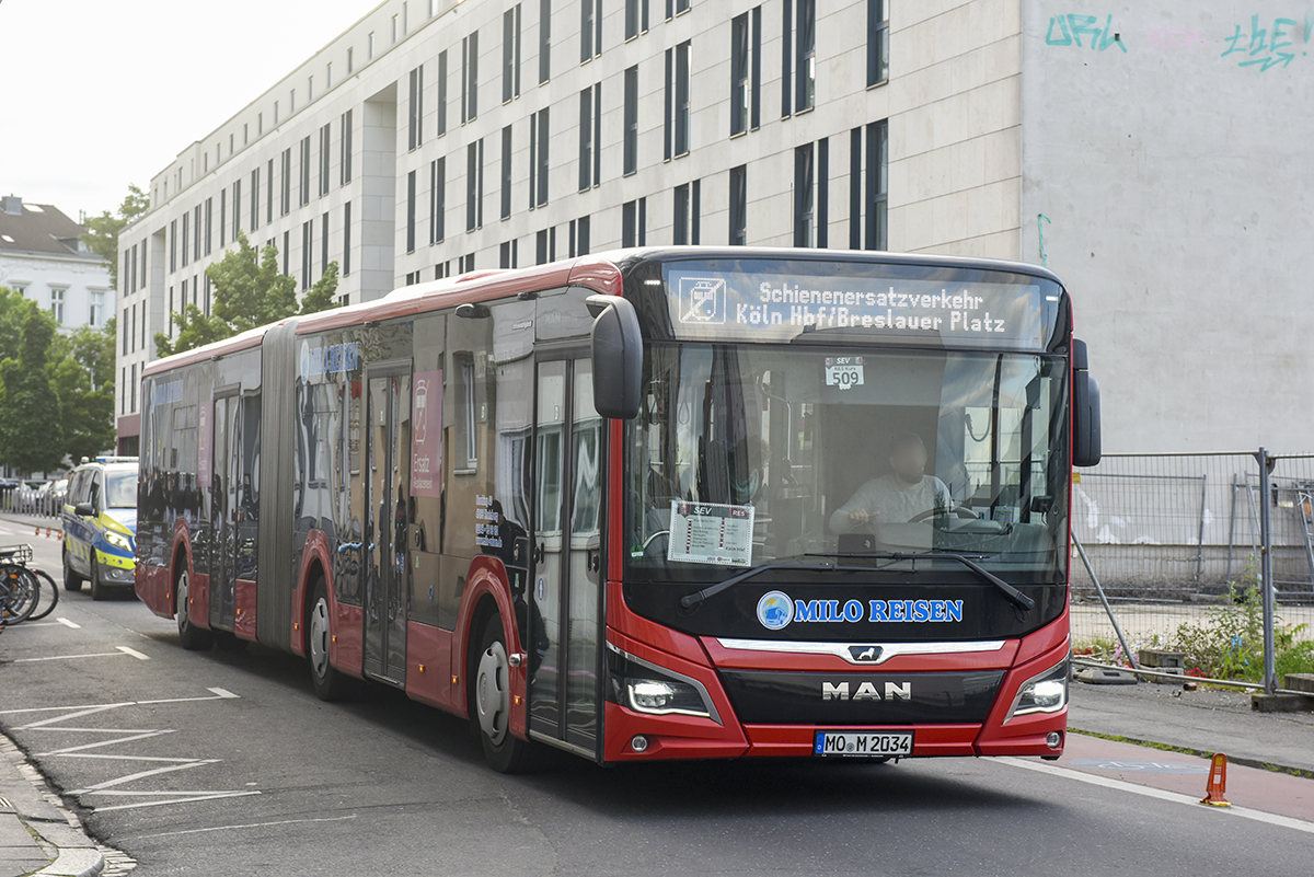 Moers, MAN 18C Lion's City NG360 EfficientHybrid # MO-M 2034; Cologne — Rail Replacement "Linke Rheinstrecke" 05/2025