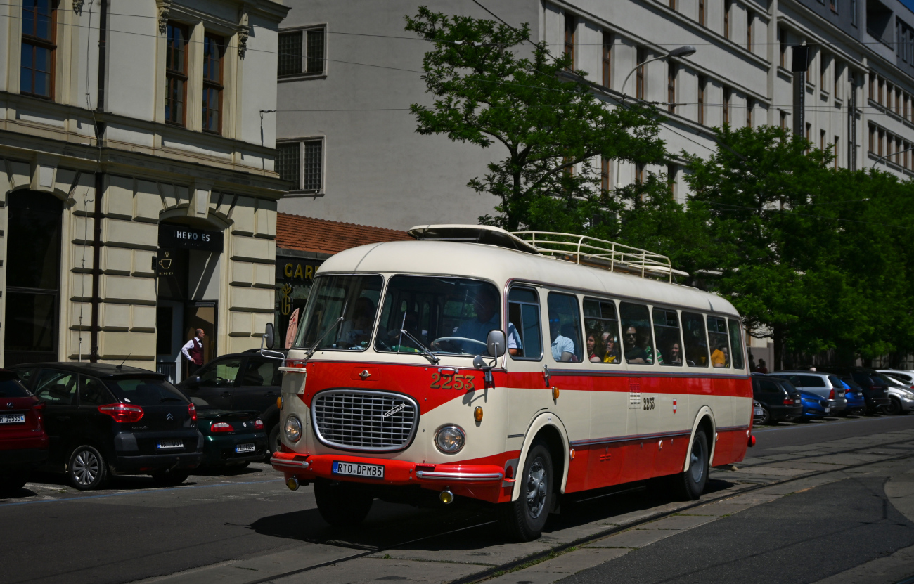 Brno, Škoda 706 RTO CAR # 2253