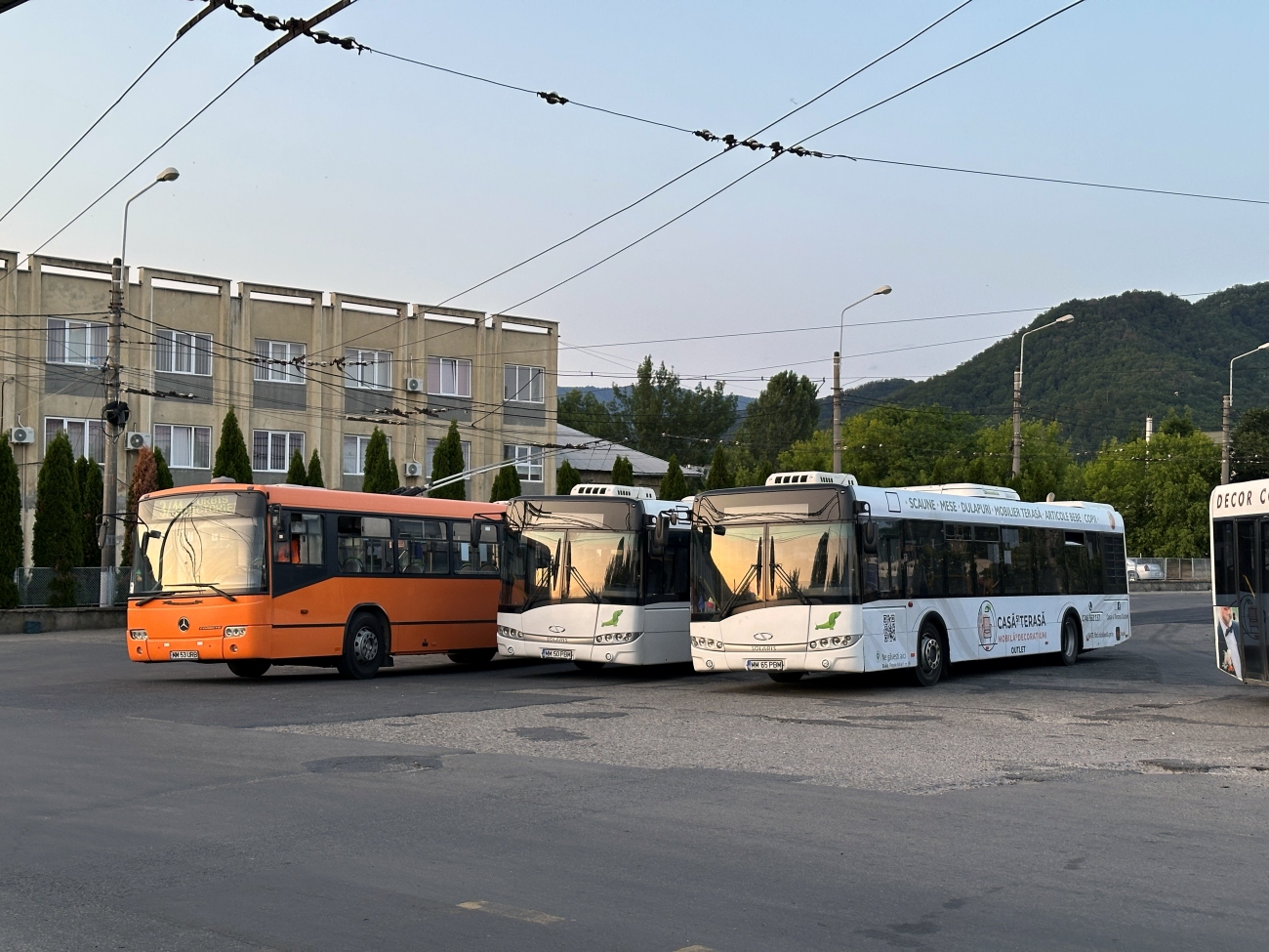 Baia Mare, Solaris Urbino III 12 # 0016; Baia Mare, Solaris Urbino III 12 # 0001; Baia Mare, Mercedes-Benz O345 Conecto I C # 0072