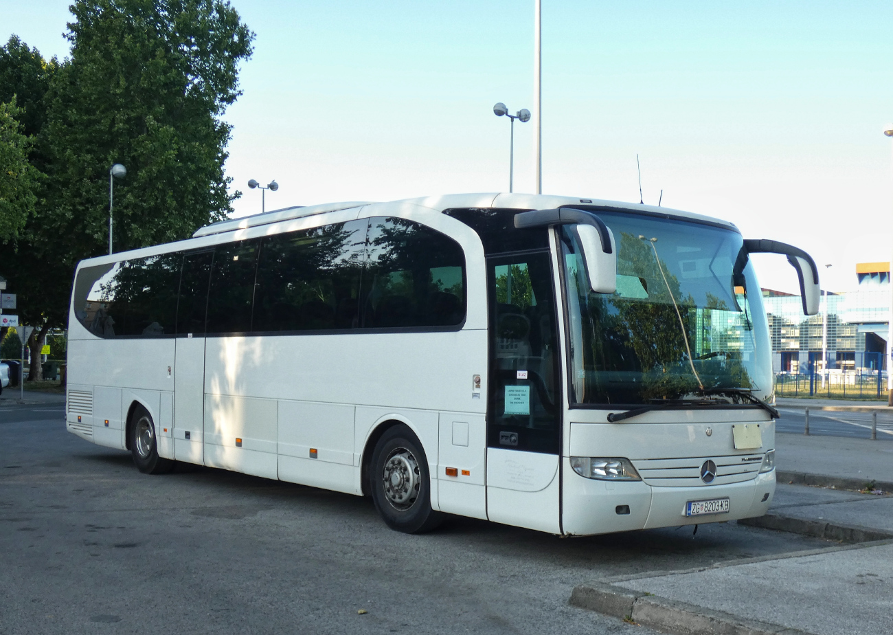 Zagreb, Mercedes-Benz O580 Travego I 15RH # ZG 8203-KB