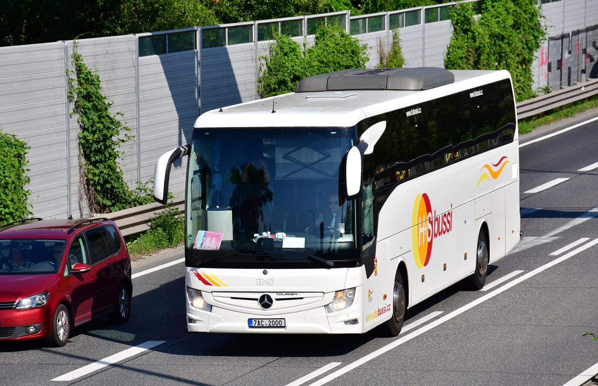Prague, Mercedes-Benz Tourismo III 15RHD # 7AC 2000