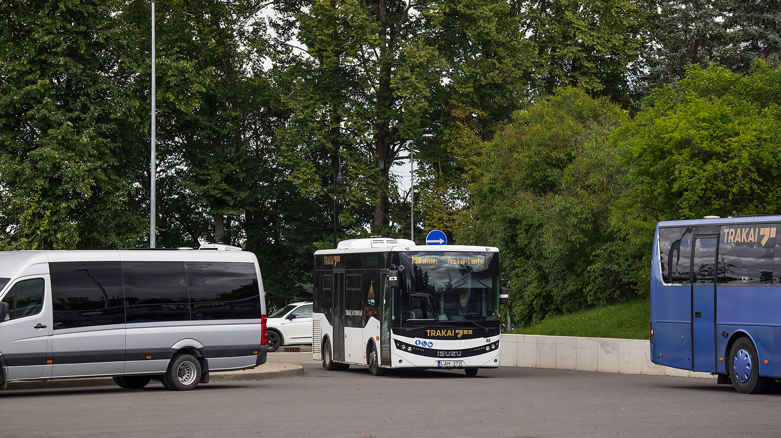 Trakai, Forveda (Volkswagen Crafter) # 63; Trakai, Anadolu Isuzu NovoCiti Life # 68; Trakai, Van Hool T915 Atlon # KMR 953