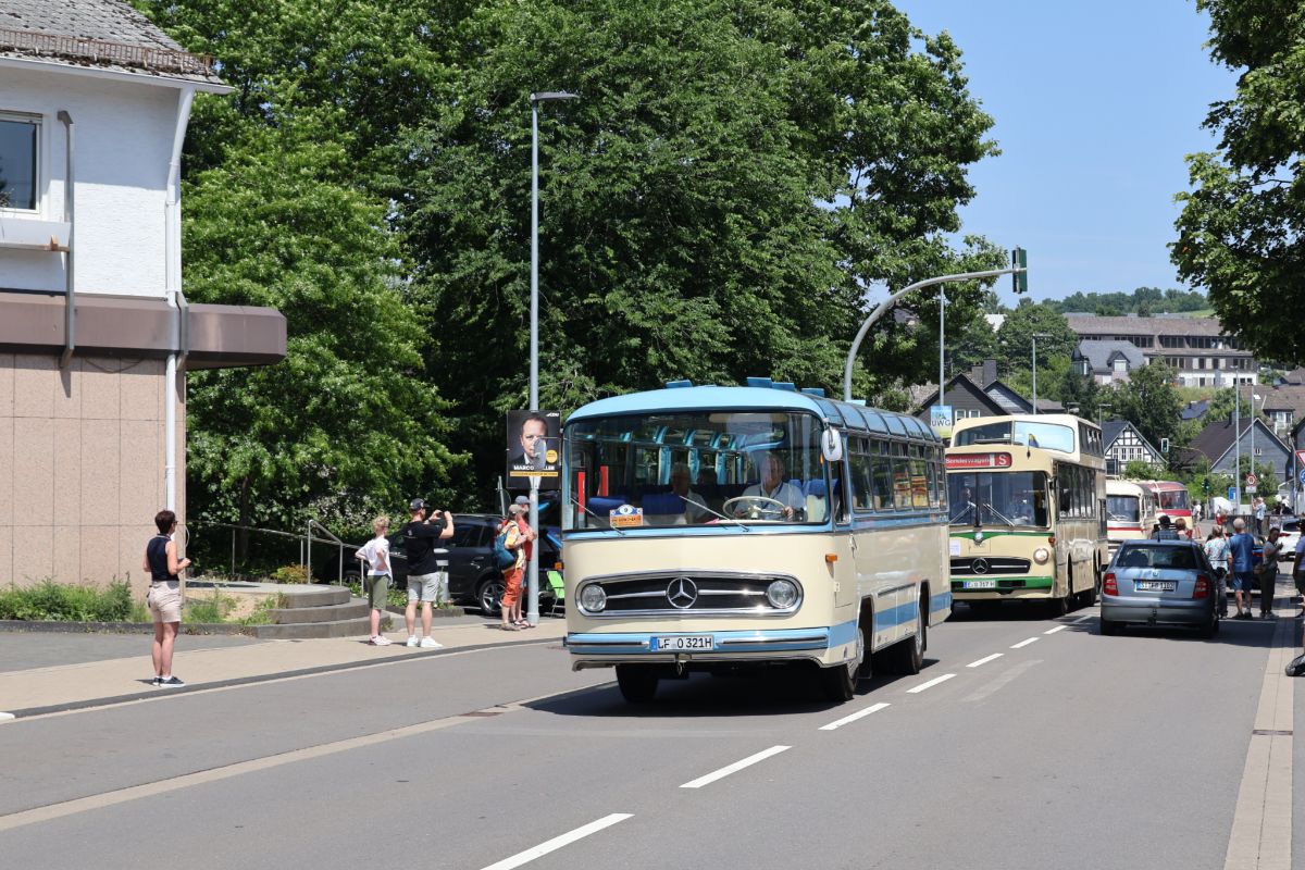 Bad Reichenhall, Mercedes-Benz O321H # LF-O 321H; Siegen — 130 Jahre erste Motor-Omnibus-Linie (Deuz-Netphen-Siegen)