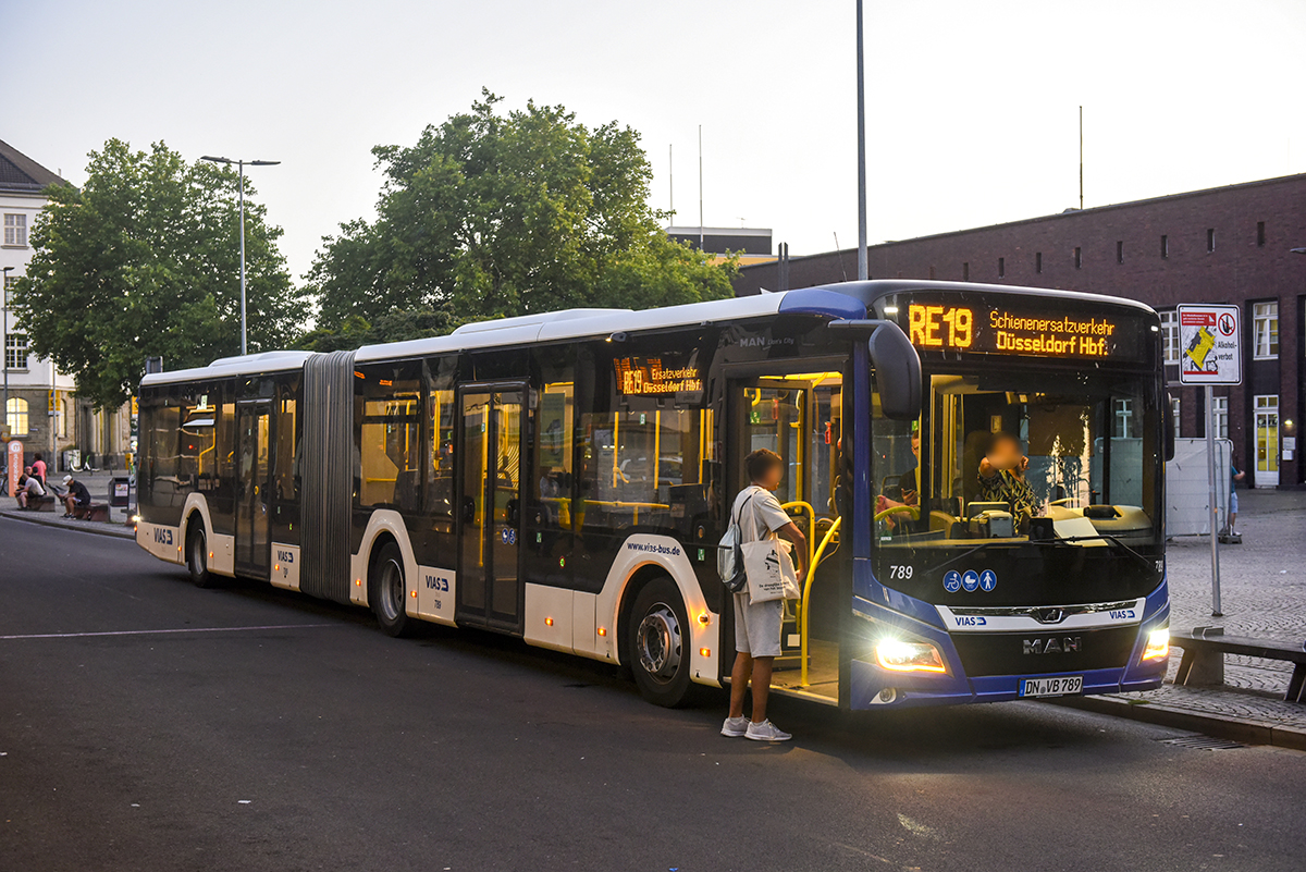 Düren, MAN 18C Lion's City NG360 EfficientHybrid # 789