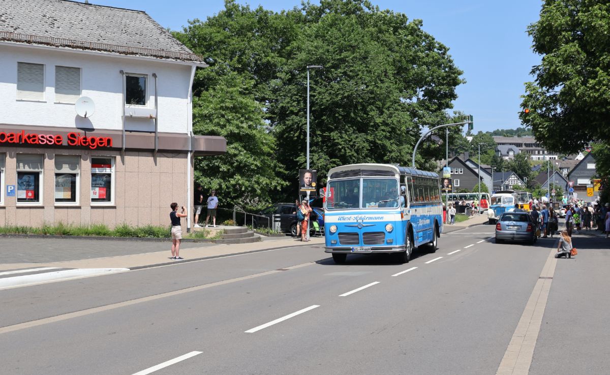 Balingen, Frech-Hoch (FHS) # VS-YM 66H; Siegen — 130 Jahre erste Motor-Omnibus-Linie (Deuz-Netphen-Siegen)