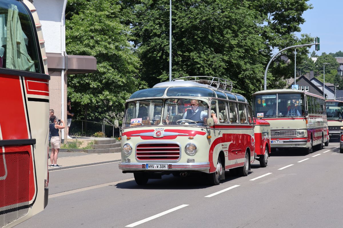 Wilhelmshaven, Setra S6 # 38; Siegen — 130 Jahre erste Motor-Omnibus-Linie (Deuz-Netphen-Siegen)