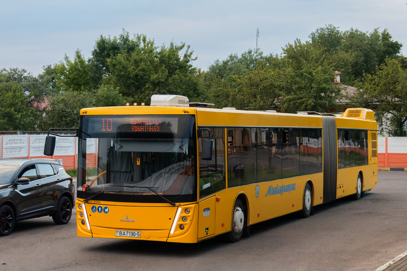 Molodechno, MAZ-216.047 # 21005