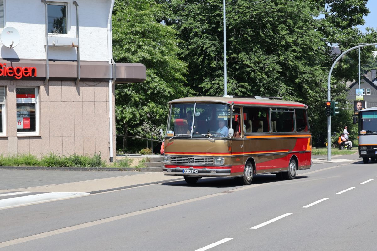 Altenkirchen (Westerwald), Setra S80 # AK-RS 31H; Siegen — 130 Jahre erste Motor-Omnibus-Linie (Deuz-Netphen-Siegen)