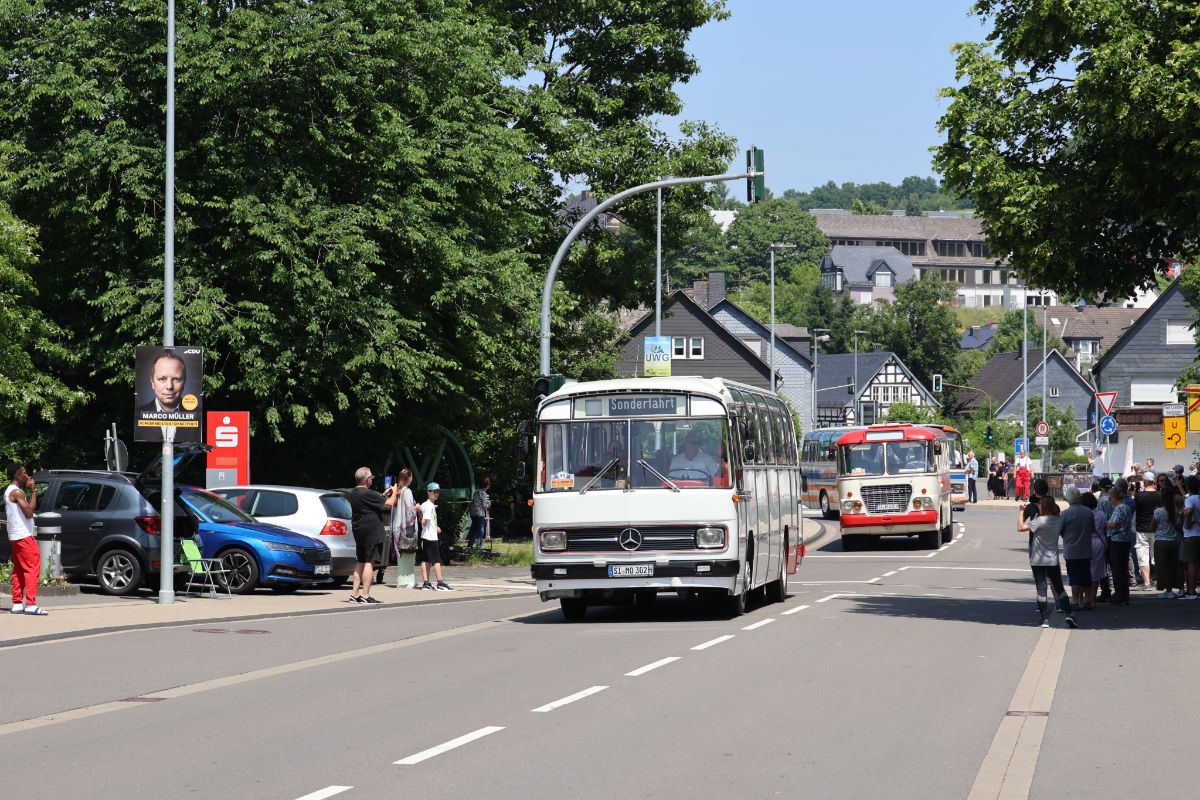 Siegen, Mercedes-Benz O302 # SI-MO 302H; Siegen — 130 Jahre erste Motor-Omnibus-Linie (Deuz-Netphen-Siegen)