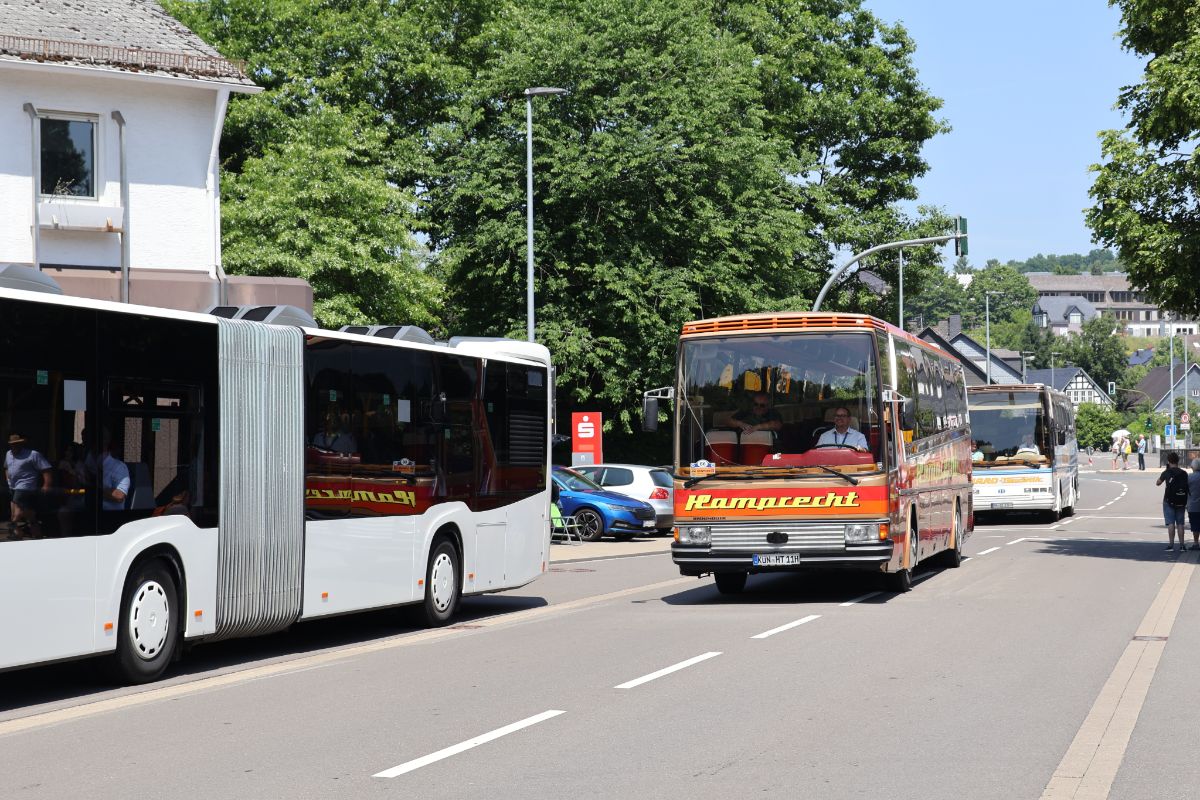 Künzelsau, Drögmöller E330 Comet # KÜN-HT 11H; Siegen — 130 Jahre erste Motor-Omnibus-Linie (Deuz-Netphen-Siegen)