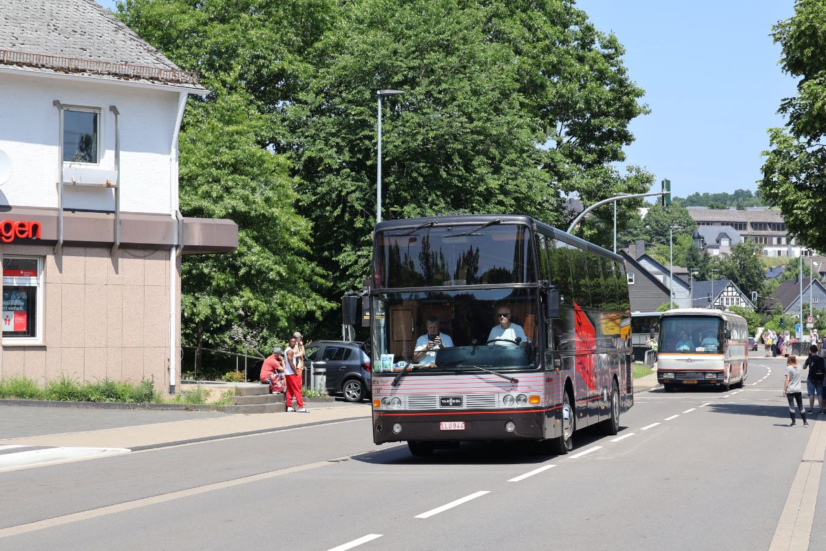 Hasselt, Van Hool T815 Acron # ELU-844; Siegen — 130 Jahre erste Motor-Omnibus-Linie (Deuz-Netphen-Siegen)
