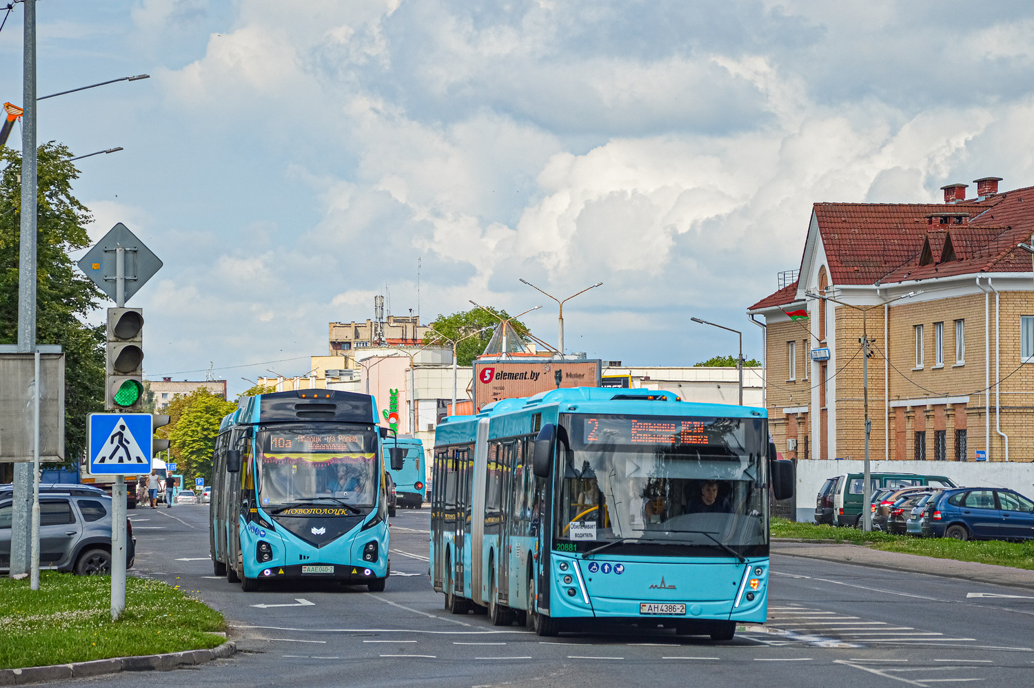 Novopolock, BKM E433 # 030252; Polotsk, MAZ-216.047 # 020881