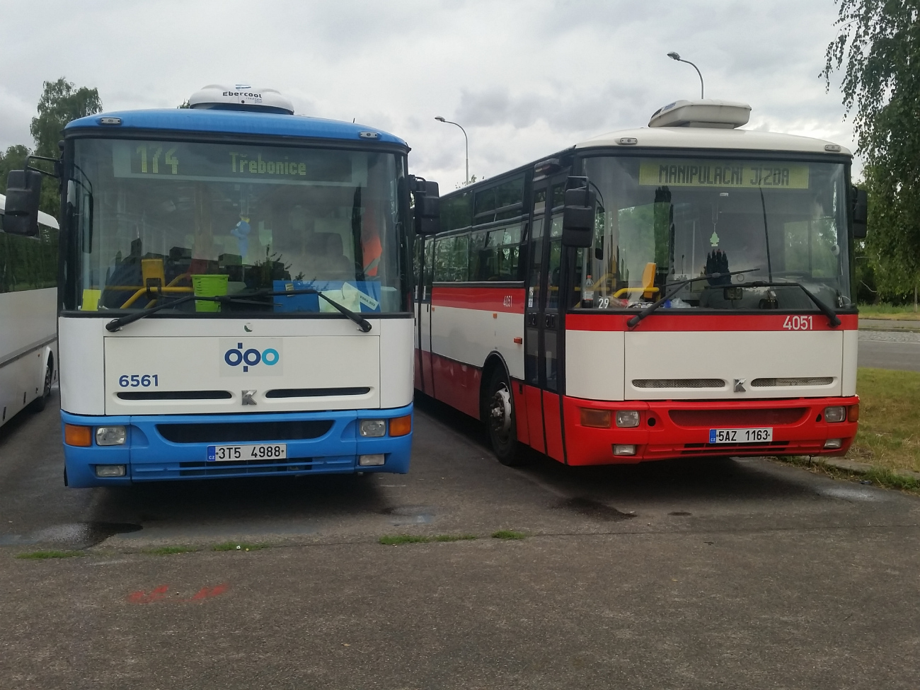 Prague, Karosa B952E.1718 # 6561; Prague, Karosa B951E.1713 # 4051