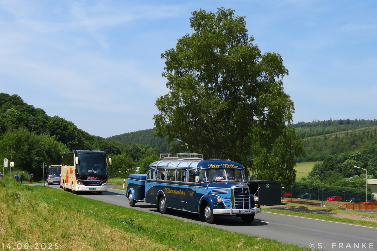 Neumünster, Mercedes-Benz O3500 # NMS-KM 61H; Siegen — 130 Jahre erste Motor-Omnibus-Linie (Deuz-Netphen-Siegen)