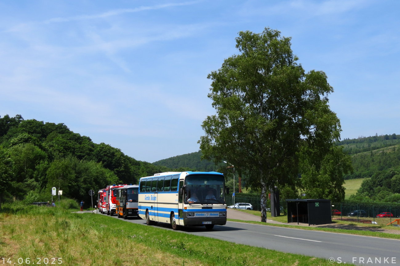 Westerstede, Mercedes-Benz O303 # 493; Siegen — 130 Jahre erste Motor-Omnibus-Linie (Deuz-Netphen-Siegen)