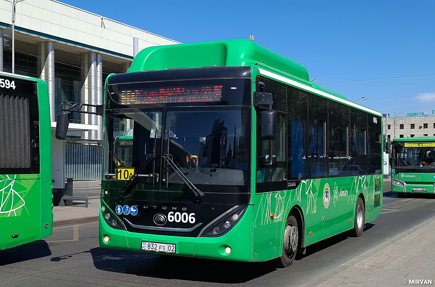 Almaty, Yutong ZK6890HGQ (CNG) # 6006