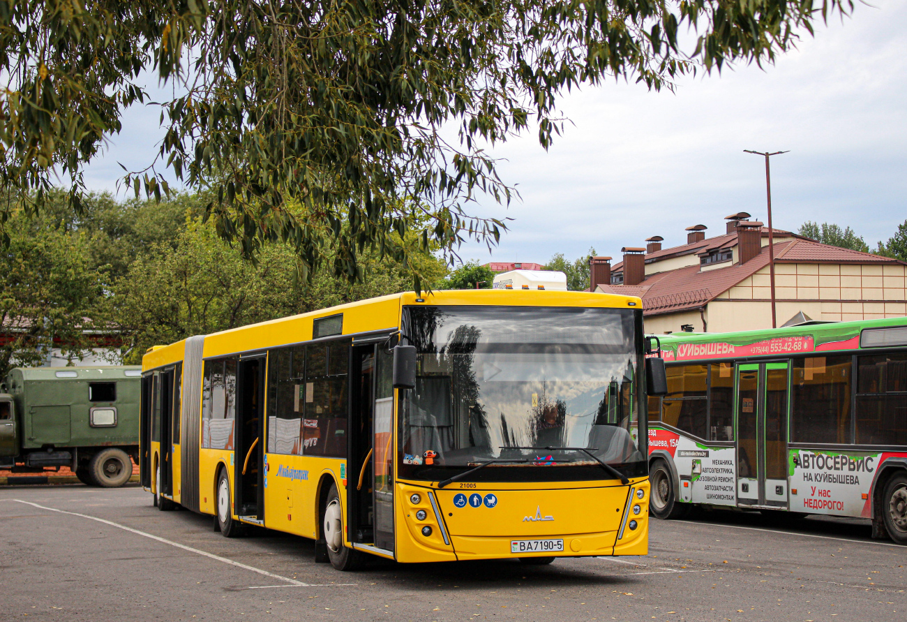 Molodechno, MAZ-216.047 # 21005