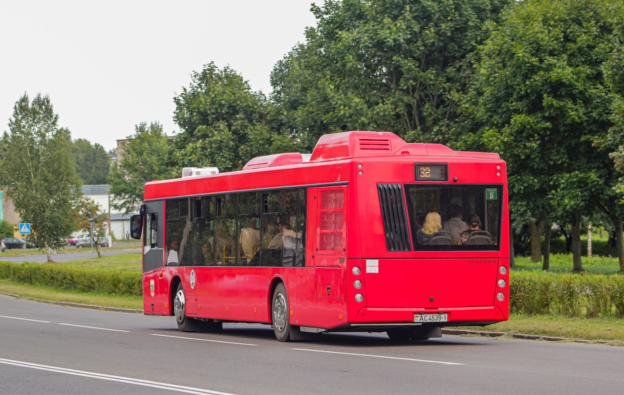 Baranovichi, MAZ-203.047 # 10690