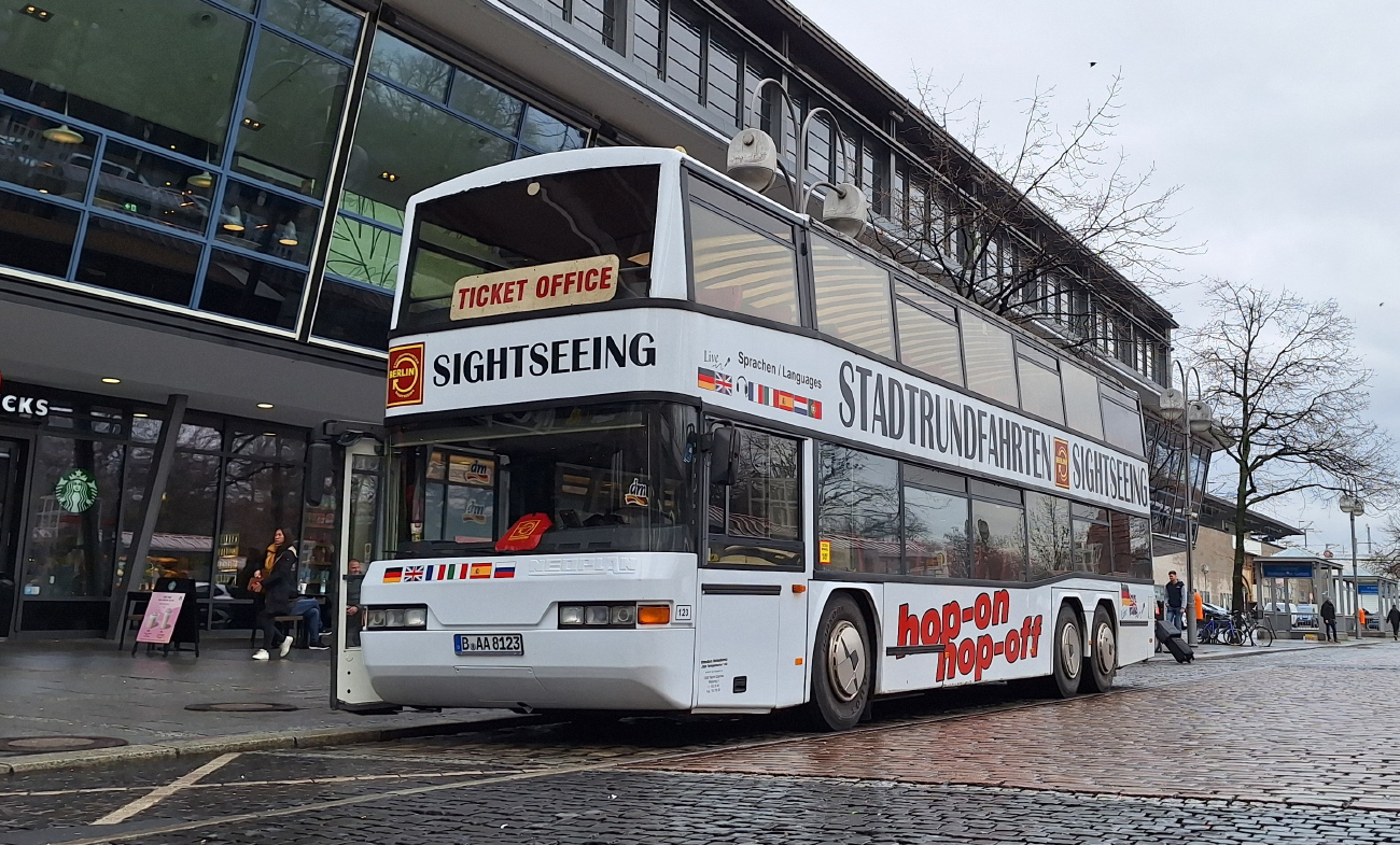 Berlin, Neoplan N426/3 # 123