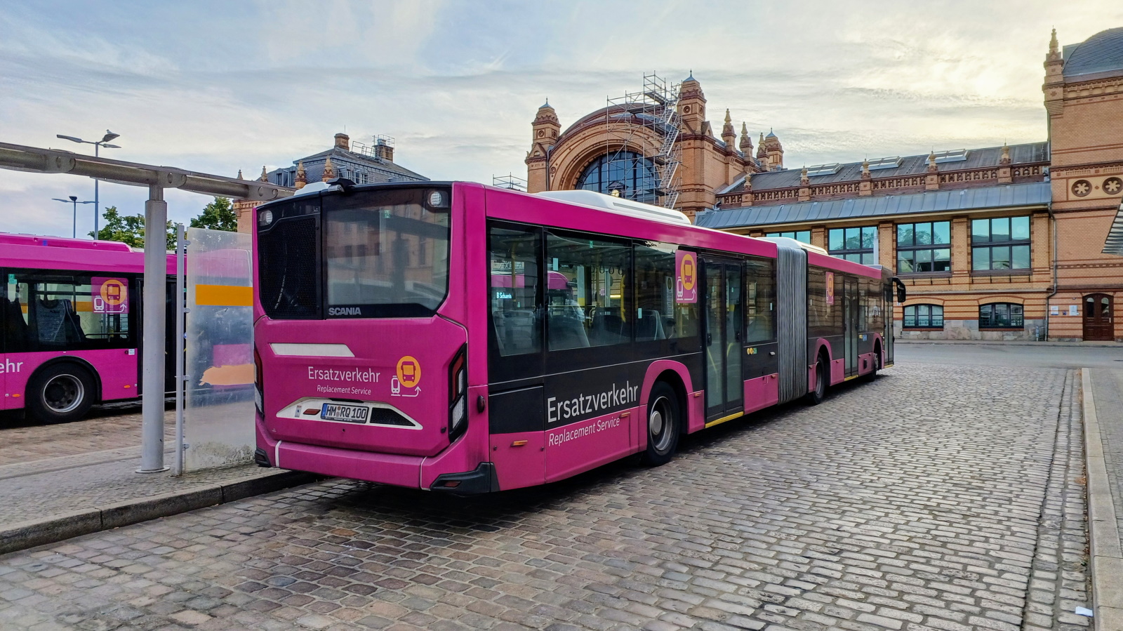 Hameln, Scania Citywide LFA II 18M # HM-RQ 100; Potsdam — Ersatzverkehr der Generalsanierung Hamburg-Berlin 2025–2026