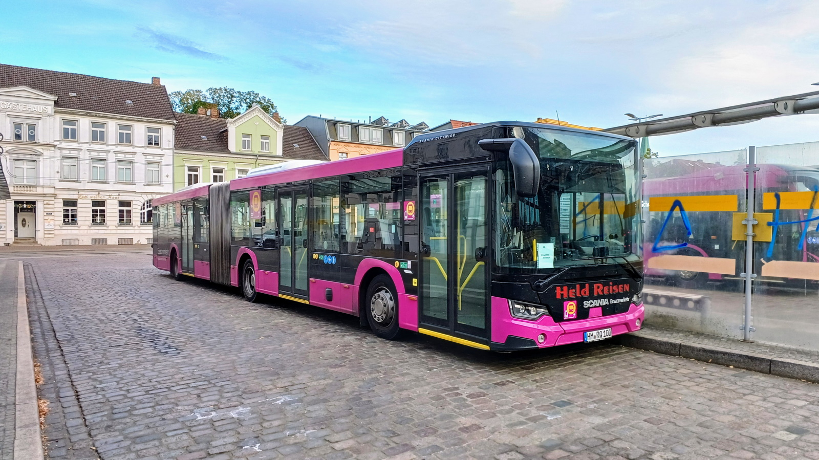 Hameln, Scania Citywide LFA II 18M # HM-RQ 100; Potsdam — Ersatzverkehr der Generalsanierung Hamburg-Berlin 2025–2026