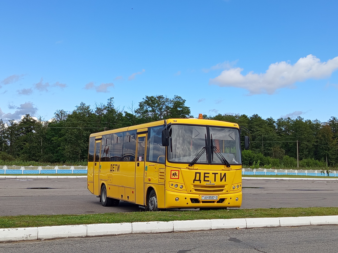 Zitkovichi, MAZ-257.S40 # АН 8587-3
