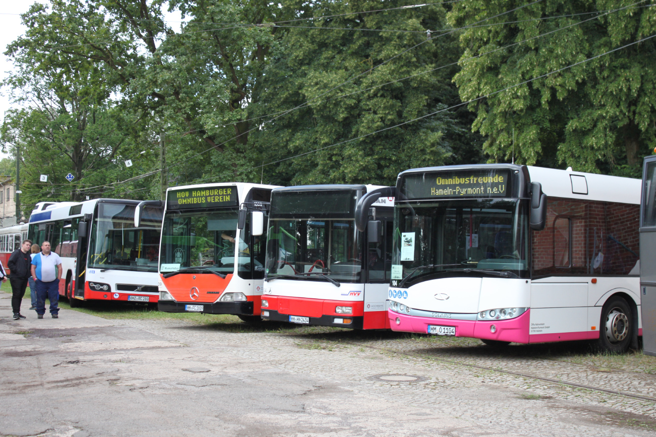 Hameln, Solaris Urbino III 12 Ü # 104; Hamburg, MAN A21 NL263 # 2434; Hamburg, Mercedes-Benz O530 Citaro # 1809; Osterholz-Scharmbeck, Volvo 7700 # 280