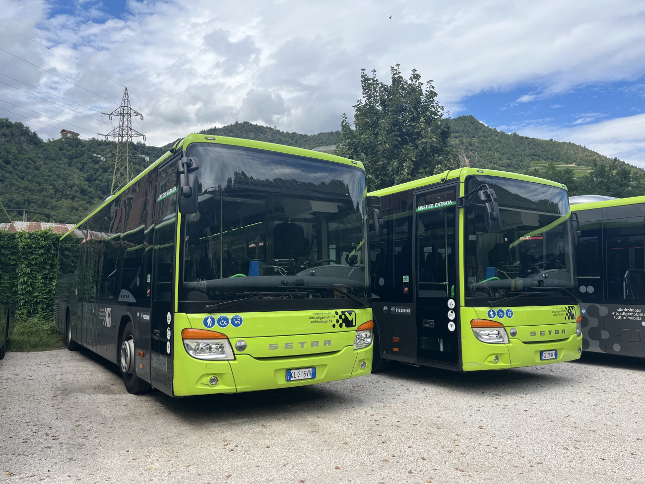 Bolzano, Setra S415LE business # LE-39/195; Bolzano, Setra S415LE business # LE-41/197