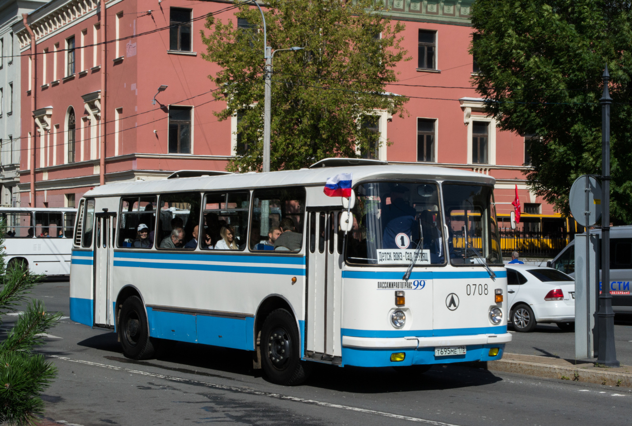Saint Petersburg, LAZ-695N # 0708