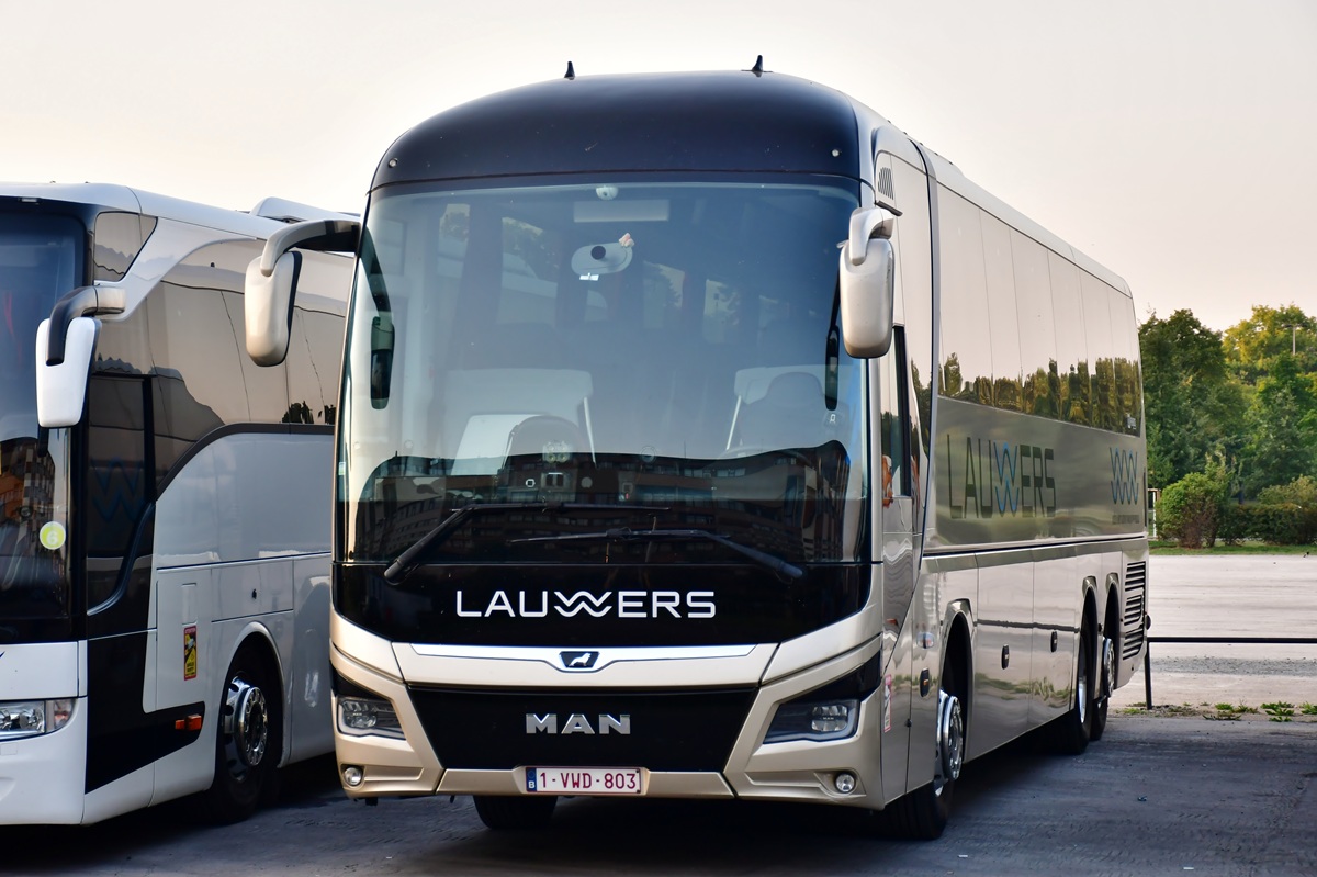 Antwerp, MAN R09 Lion's Coach C # 1-VWD-803