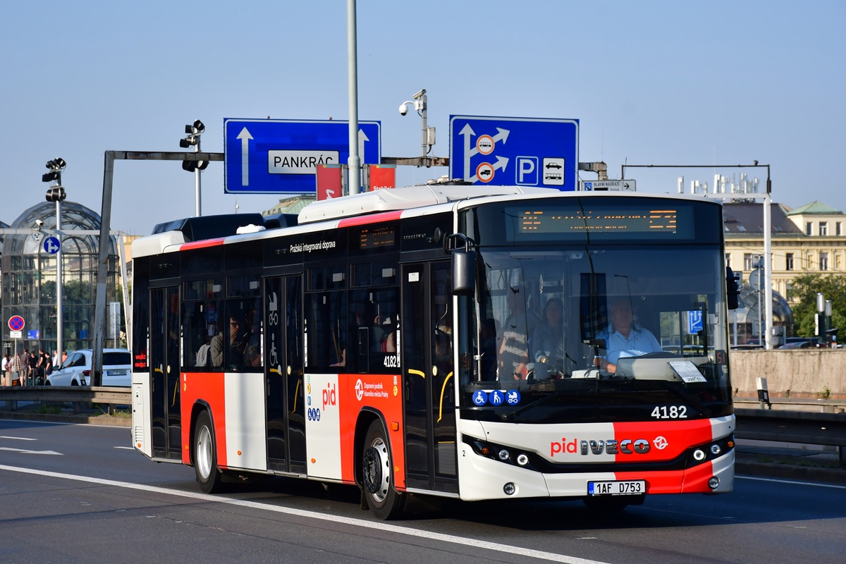 Prague, IVECO Streetway 12M # 4182