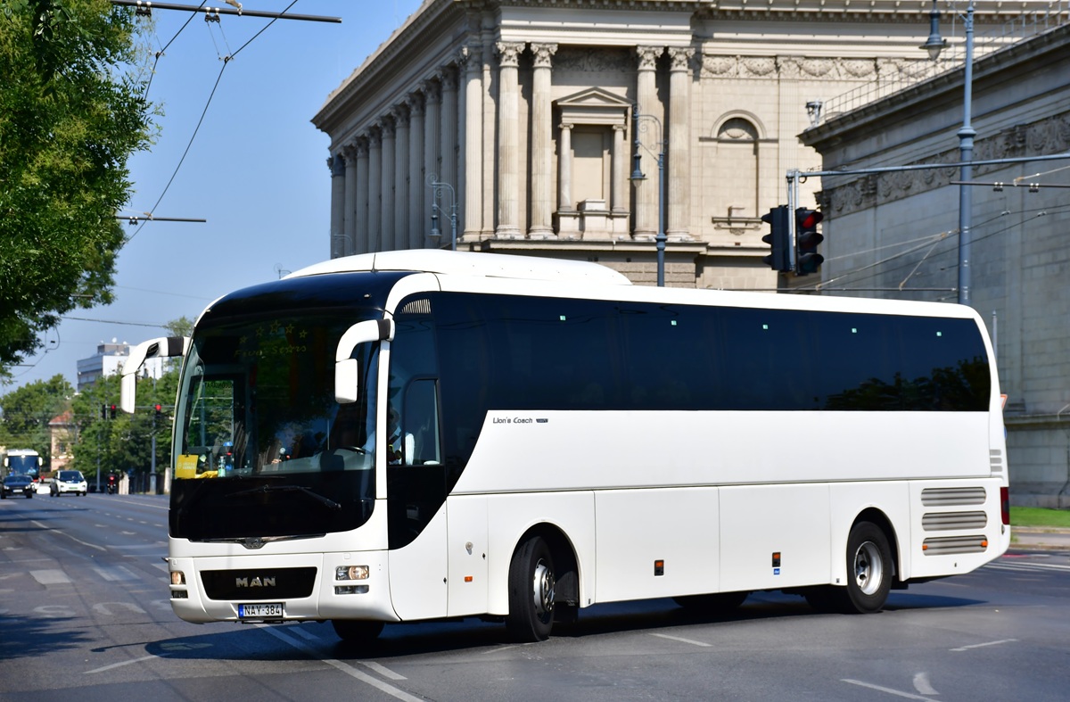 Budapest, MAN R07 Lion's Coach RHC444 # NAY-384