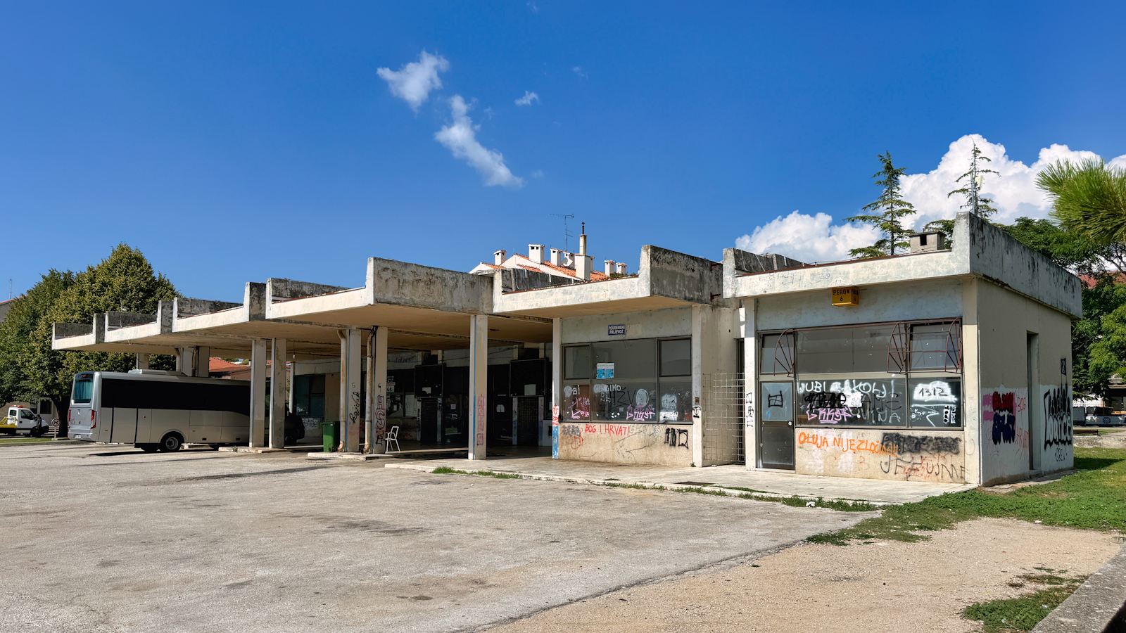 Bus terminals, bus stations, bus ticket office, bus shelters; Zadar — Miscellaneous photos