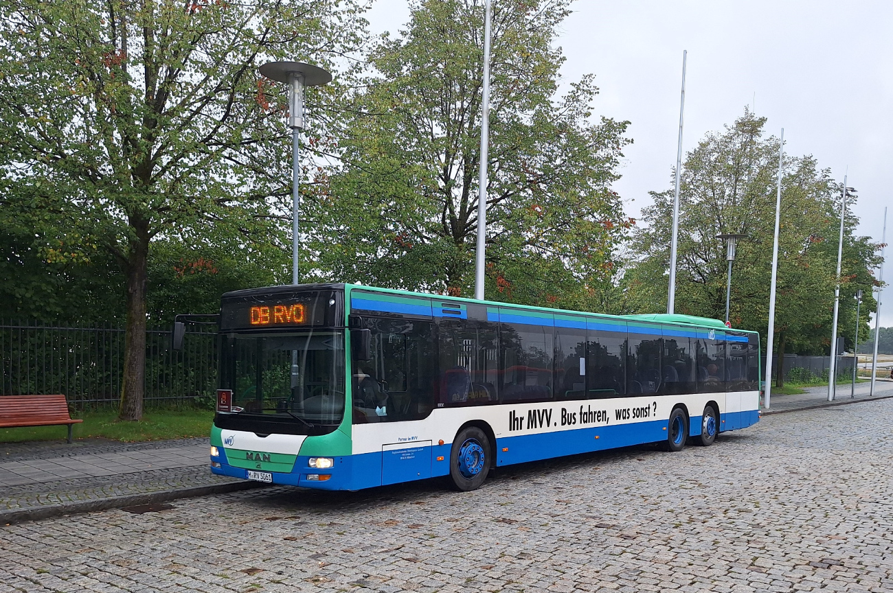Munich, MAN A26 Lion's City LL NL363-15 # M-RV 5061