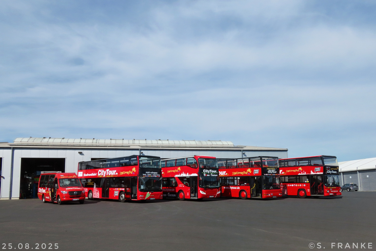 Siegburg, UNVI Vega nr. SU-CT 400; Cologne, Burillo City-Cabrio Bus DD nr. K-MV 3022; Siegburg, UNVI Urbis 2.5 DD nr. H-MT 3001; Siegburg, MAN A14 ND202 nr. SU-WW 1098; Siegburg, MAN 592 SD202 nr. SU-CT 1157