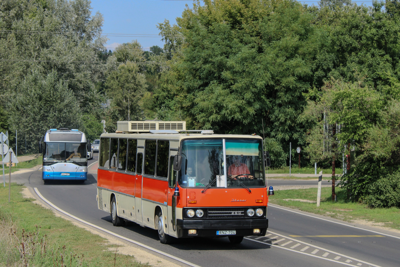 Budapest, Ikarus 250.72 # RNZ-704
