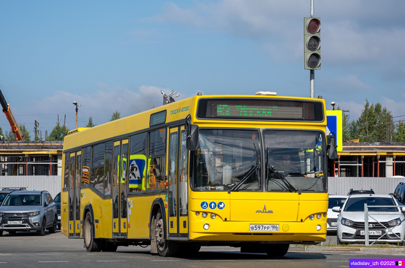 Surgut, MAZ-103.486 # В 597 РР 186