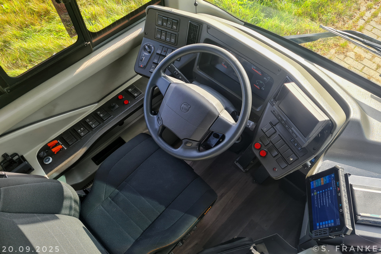 Enschede, Volvo 7900 Electric # 4938; Leeuwarden — Openbaar Vervoer Collectie Nederland Open Day 2025