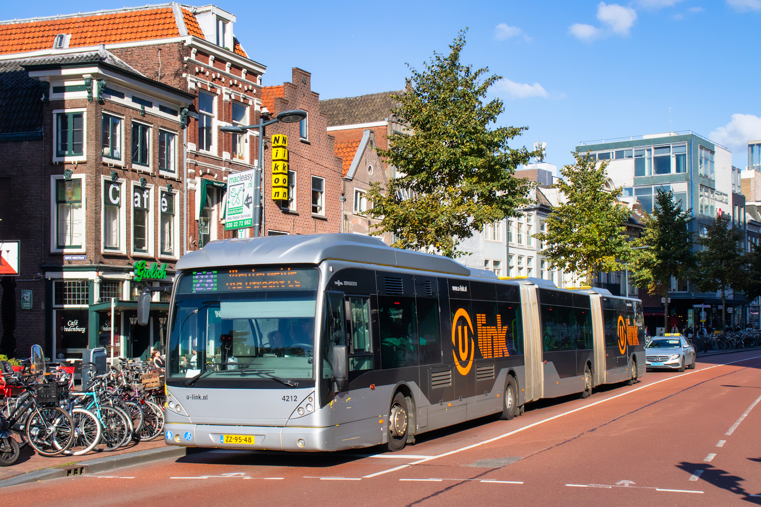 Utrecht, Van Hool New AGG300 # 4212