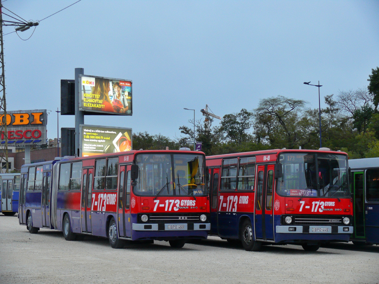 Cegléd, Ikarus 280.40A # 04-69; Budapest, Ikarus 280.40A # 04-49
