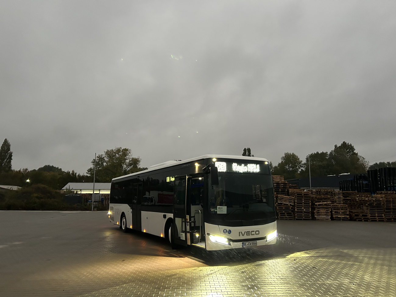 Gelsenkirchen, IVECO Crossway 12M (Facelift) # UL-CW 8866