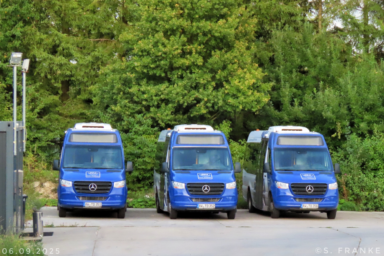 Bad Neuenahr-Ahrweiler, Tremonia Sprinter City 45 Electric # AW-TD 351; Bad Neuenahr-Ahrweiler, Tremonia Sprinter City 45 Electric # AW-TD 352; Bad Neuenahr-Ahrweiler, Tremonia Sprinter City 45 Electric # AW-TD 350