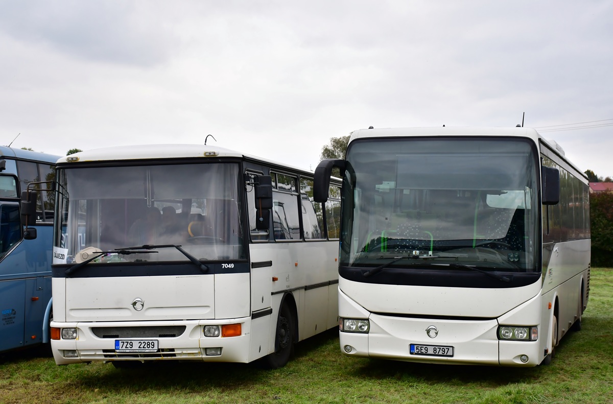 Ústí nad Orlicí, Irisbus Arway 12M # 5E9 8797; Vsetín, Karosa C955.1071 Récréo # 7Z9 2289