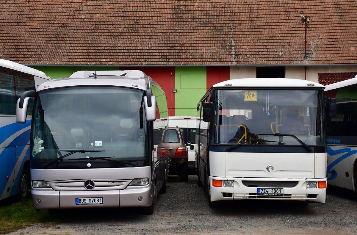 Vsetín, Mercedes-Benz O510 Tourino # BUS SV0B1; Zlín, Karosa C955.1071 Récréo # 7Z4 4981