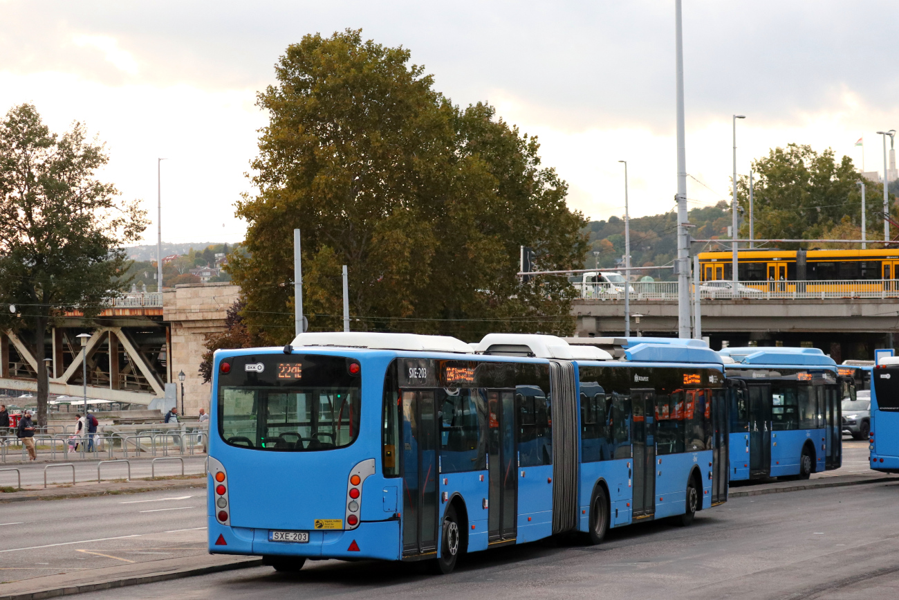 Budapest, Van Hool New AG300 # SXE-203