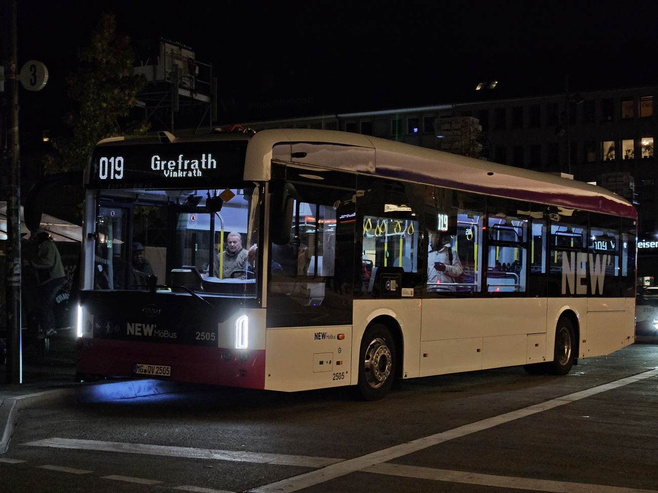 Mönchengladbach, BYD eBus B12.b # 2505